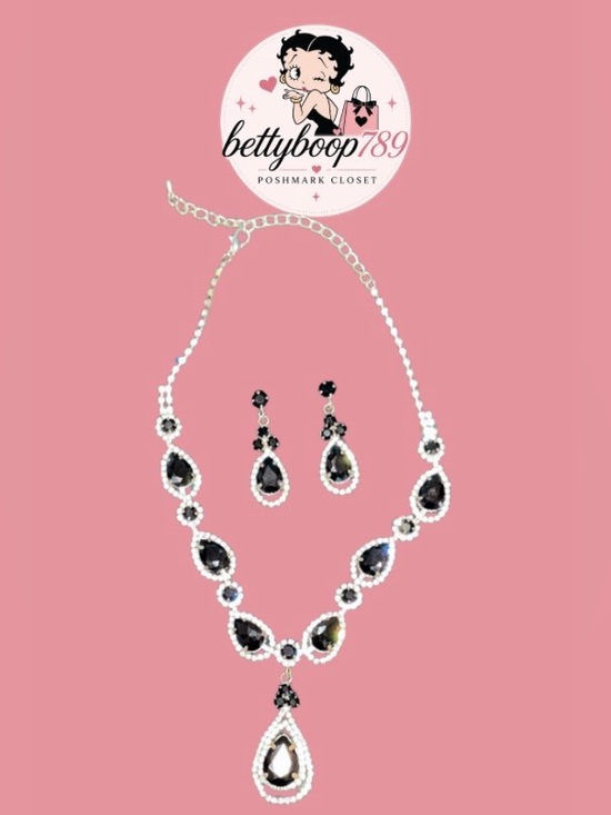 Jewelry - Elegant Black Teardrop Crystal Necklace and Earrings Set